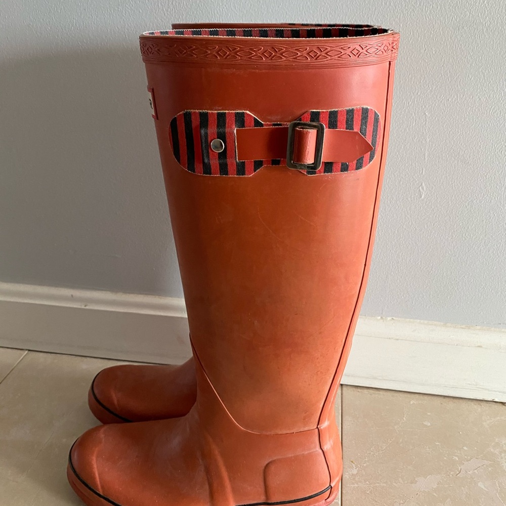 EUC women’s size 4 Hunter boots - Picture 3 of 8